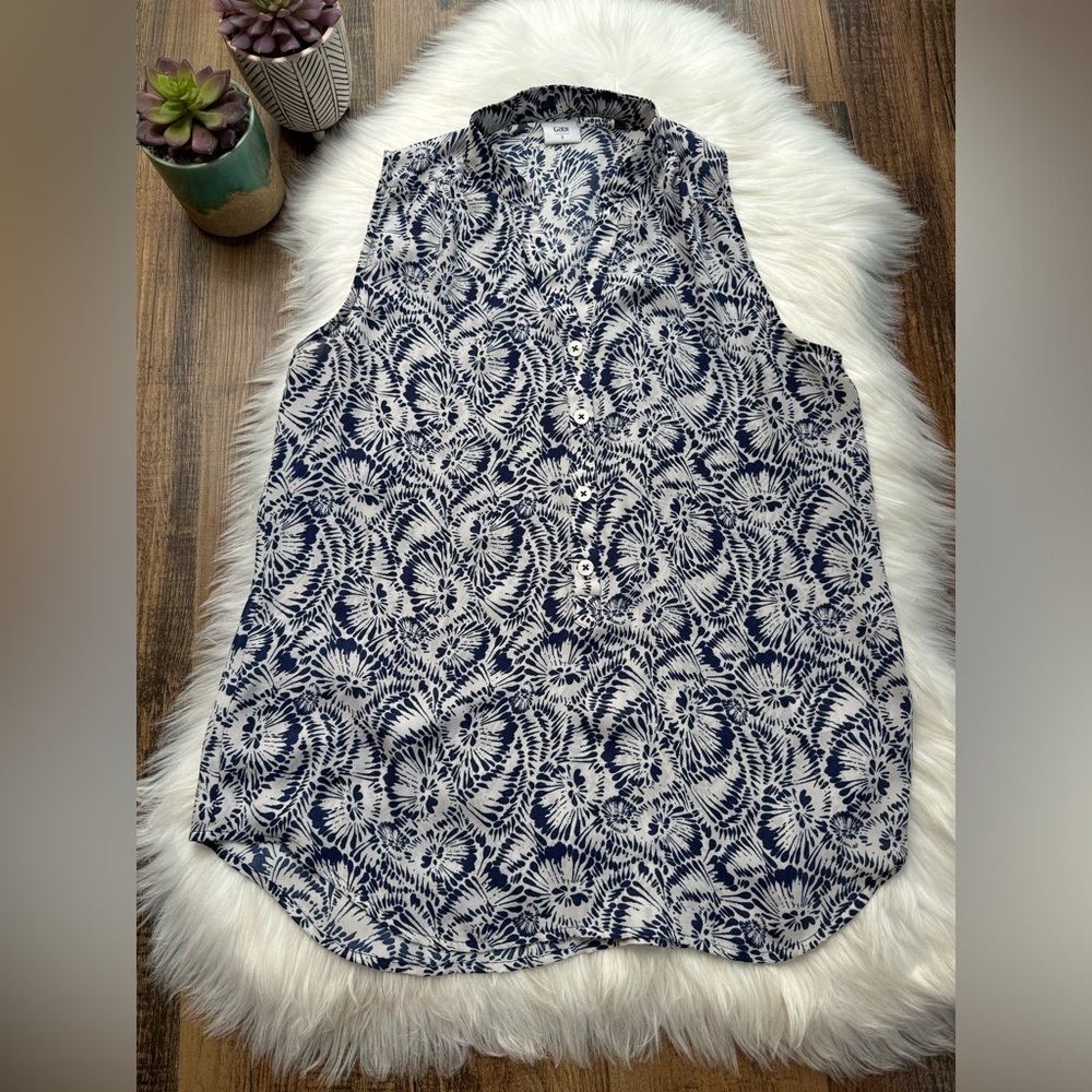 CAbi #5038 Plaza White Tank - Picture 2 of 5
